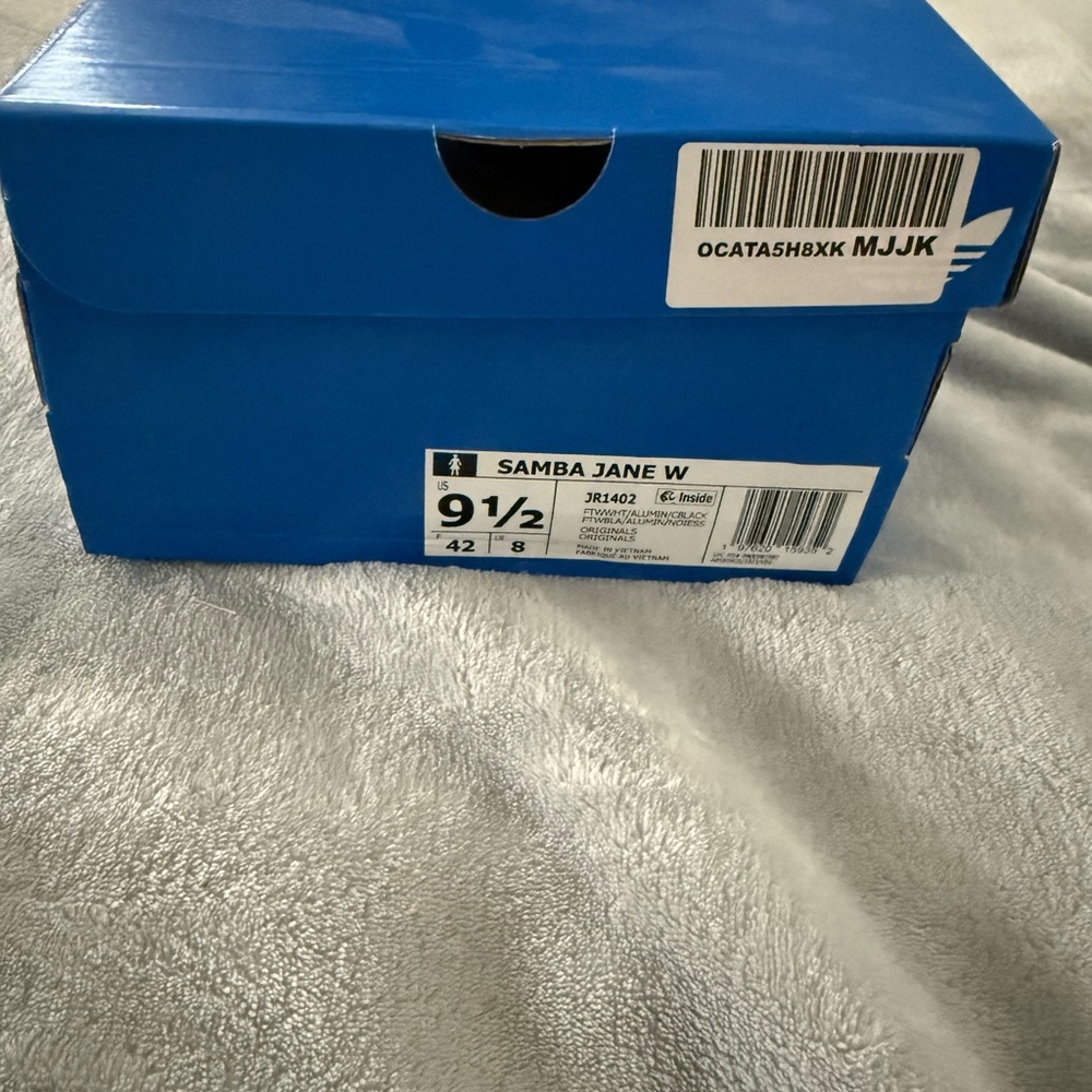 Adidas Samba Jane in Blue Shoe Box - Picture 3 of 3